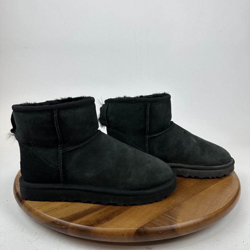 Womens Ugg Classic Mini II‎ Black Suede Shearling Lined Comfort Boots Size 6 M